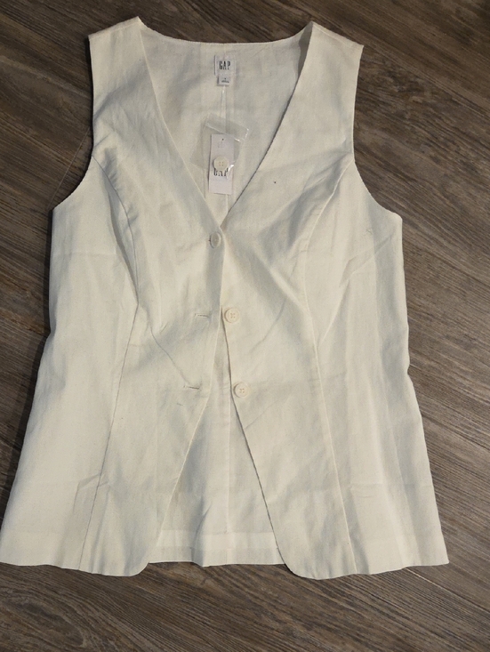GAP Tops - GAP Cream Sleeveless Button Front Vest